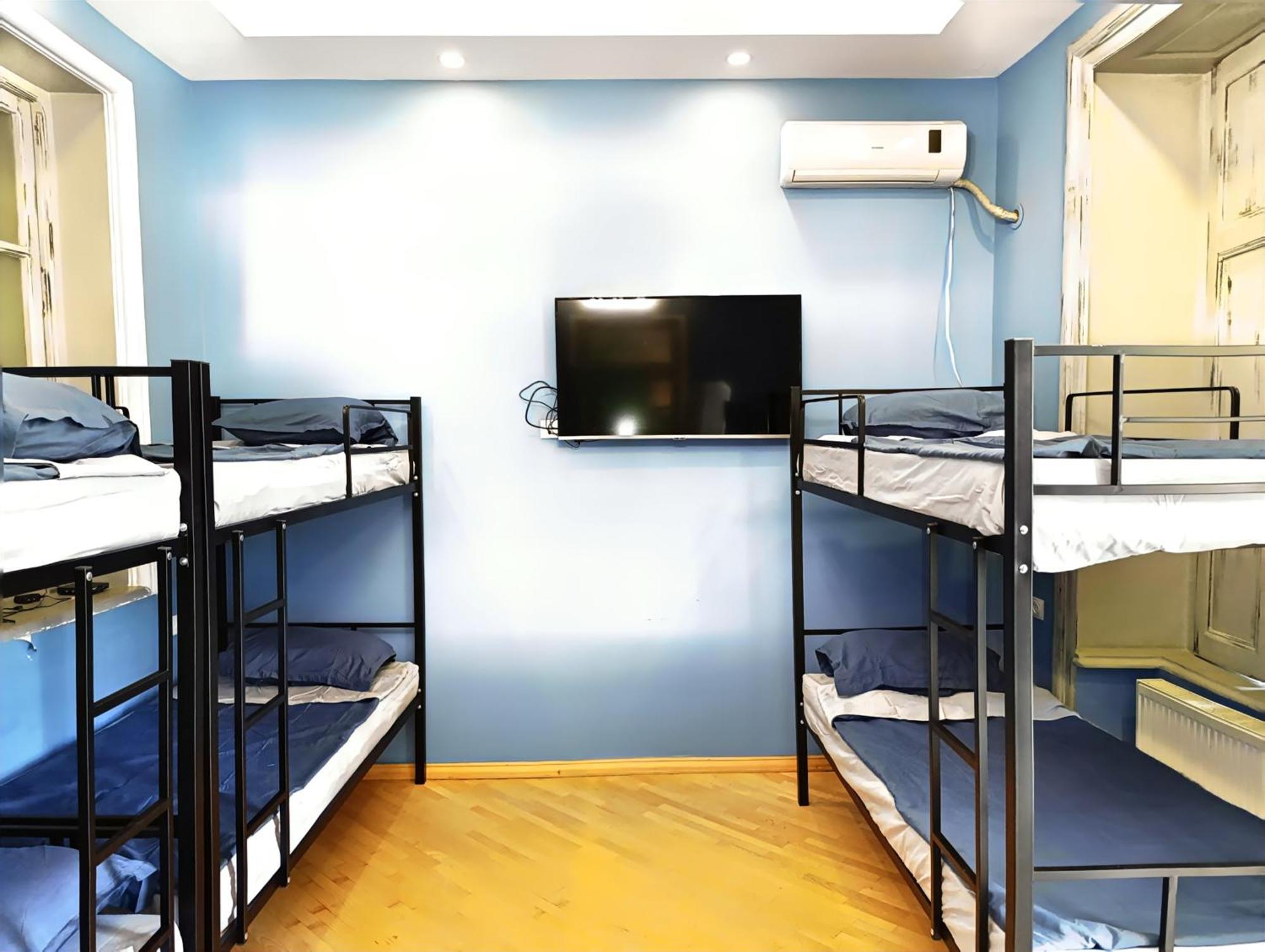J Square Hostel Tiflis Exterior foto