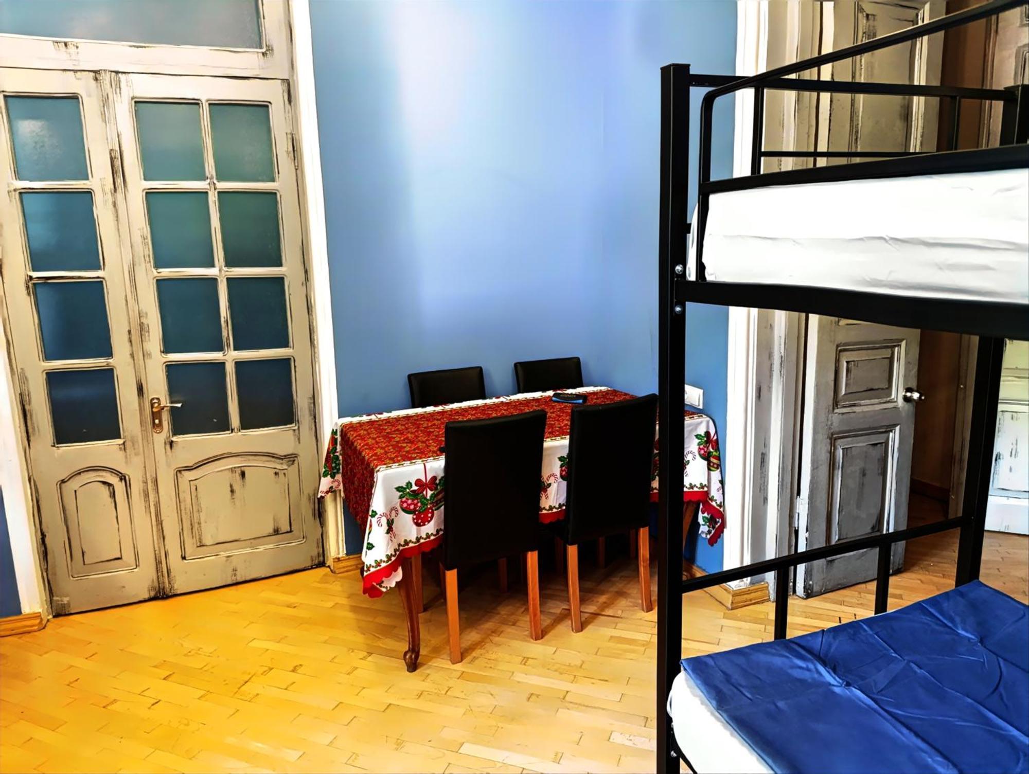 J Square Hostel Tiflis Exterior foto
