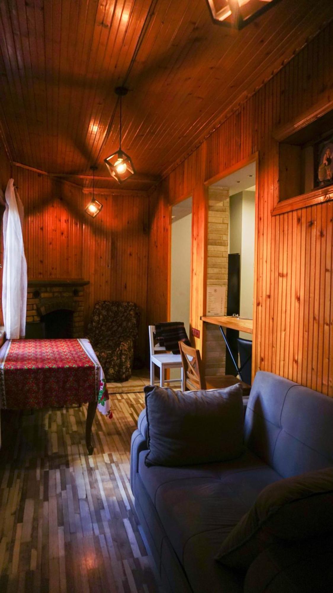 J Square Hostel Tiflis Exterior foto